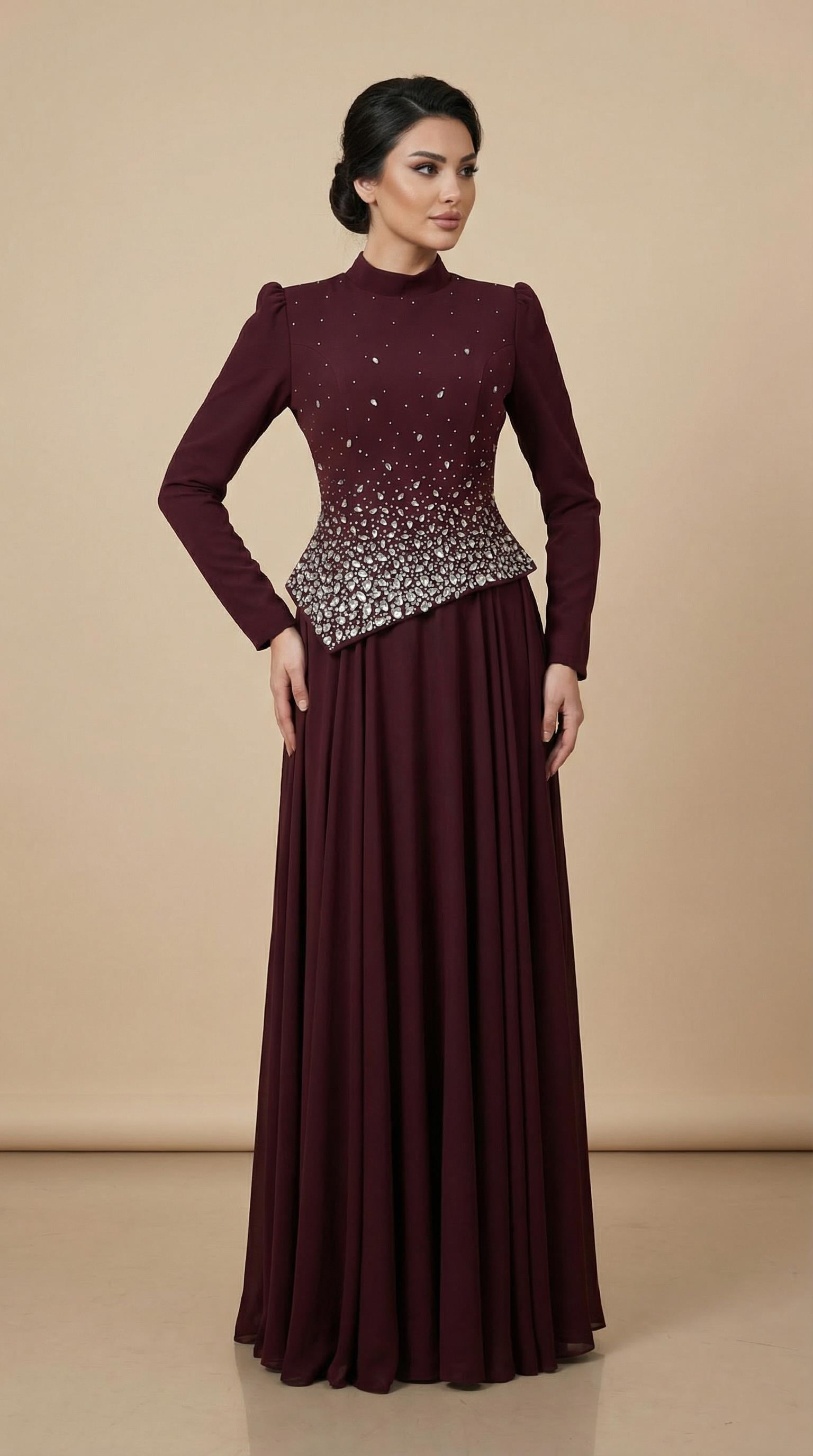 Önü Şık Taş İşlemeli Bordo Tesettür Uzun Abiye Elbise