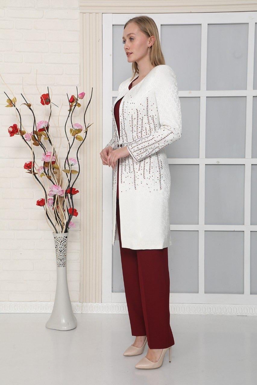 Ceketi ve Kolu Zarif Taş Detaylı Bordo Pantolonlu Takım