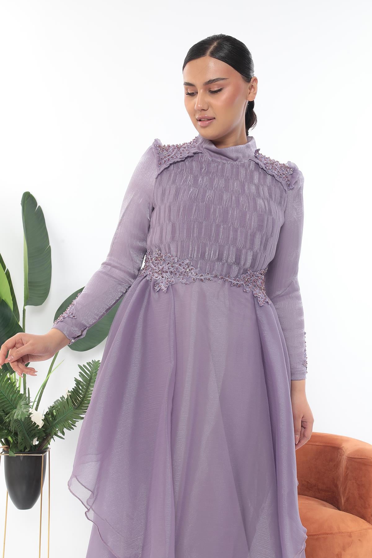 Gövdesi ve Kolu Taşlı Janjan Piliseli Lila Elbise