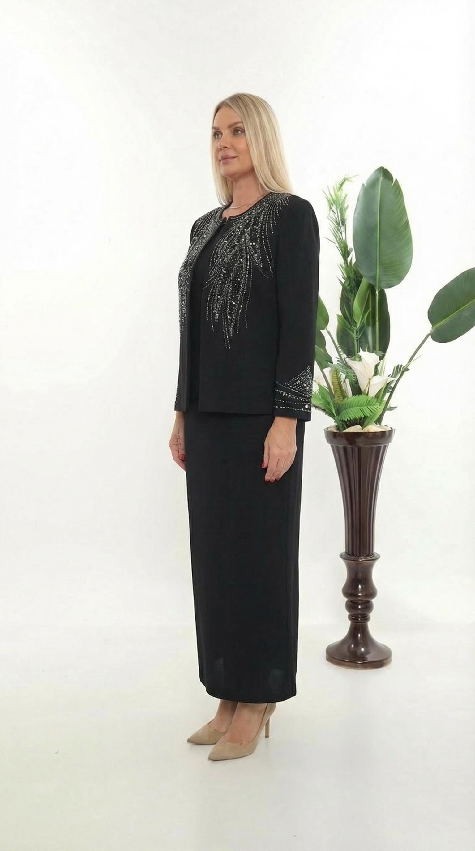 Ceketi Zarif Taş Süslemeli Kapalı Yırtmaçlı Siyah Uzun Etekli Üçlü Takım