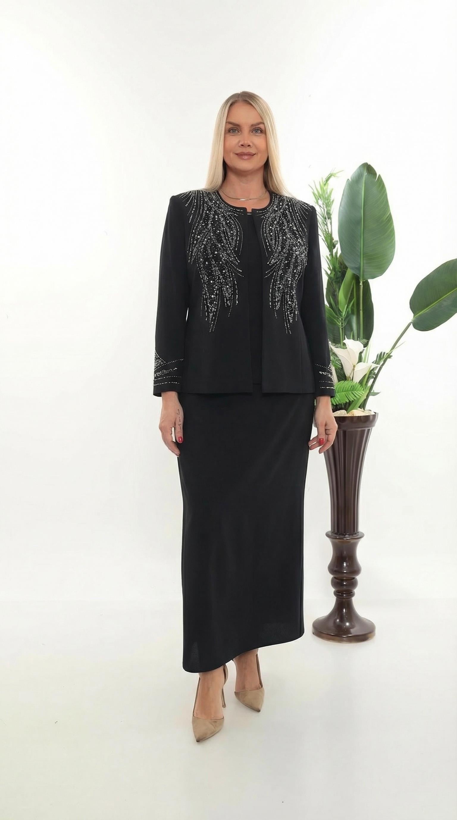 Ceketi Zarif Taş Süslemeli Kapalı Yırtmaçlı Siyah Uzun Etekli Üçlü Takım