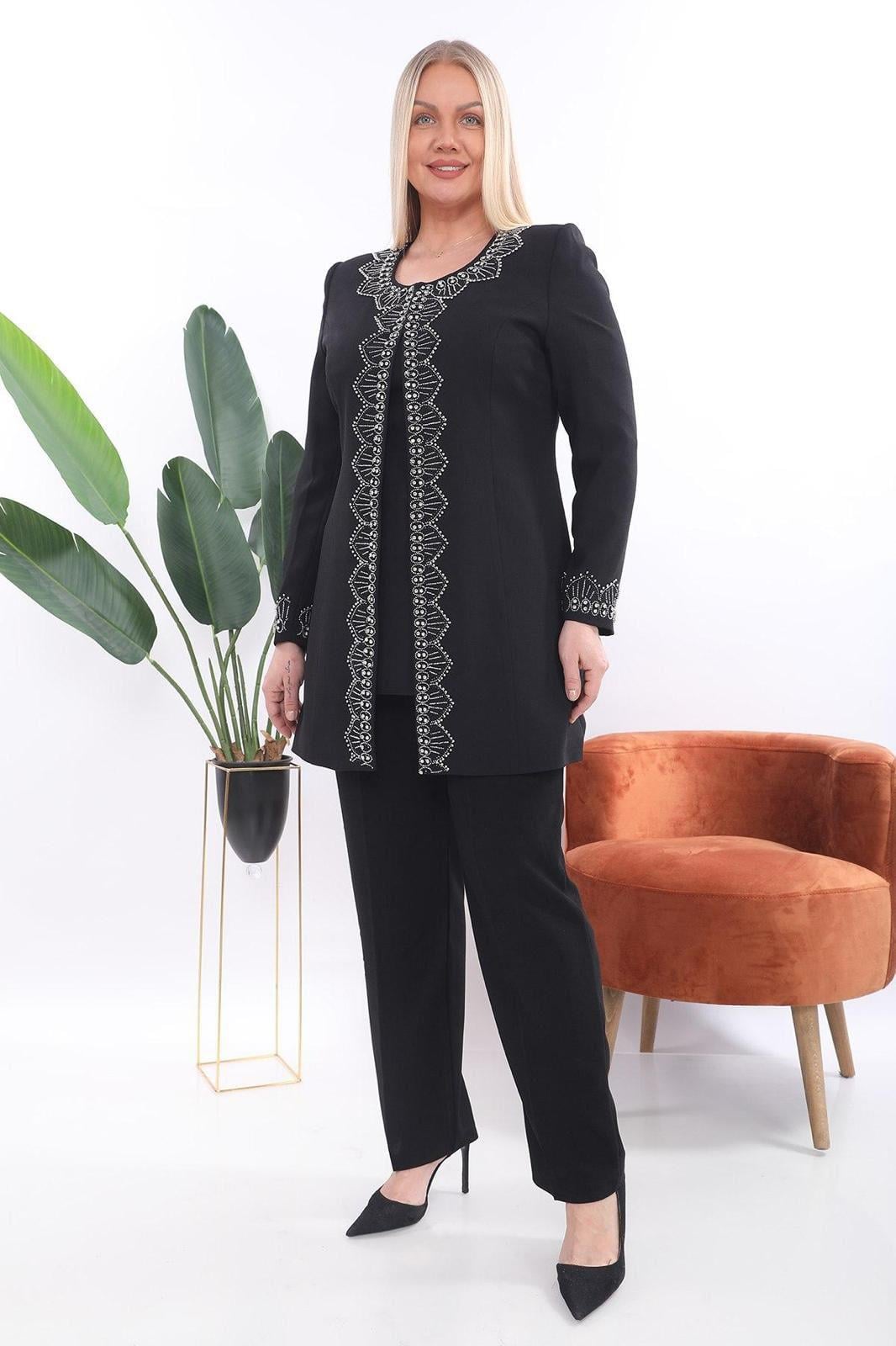 Yakası ve Önü Taş İşlemeli Siyah Krep Kumaş Pantolonlu Üçlü Takım