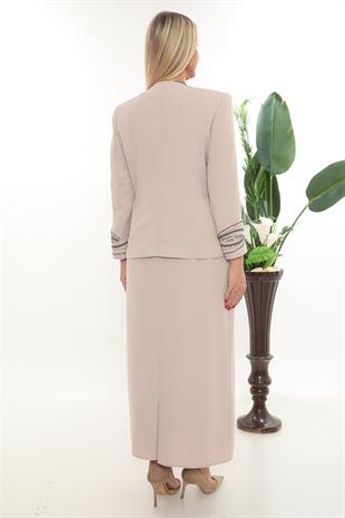 Ceketi Zarif Taş Süslemeli Kapalı Yırtmaçlı Bej Uzun Etekli Üçlü Takım