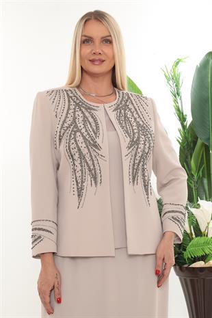 Ceketi Zarif Taş Süslemeli Kapalı Yırtmaçlı Bej Uzun Etekli Üçlü Takım