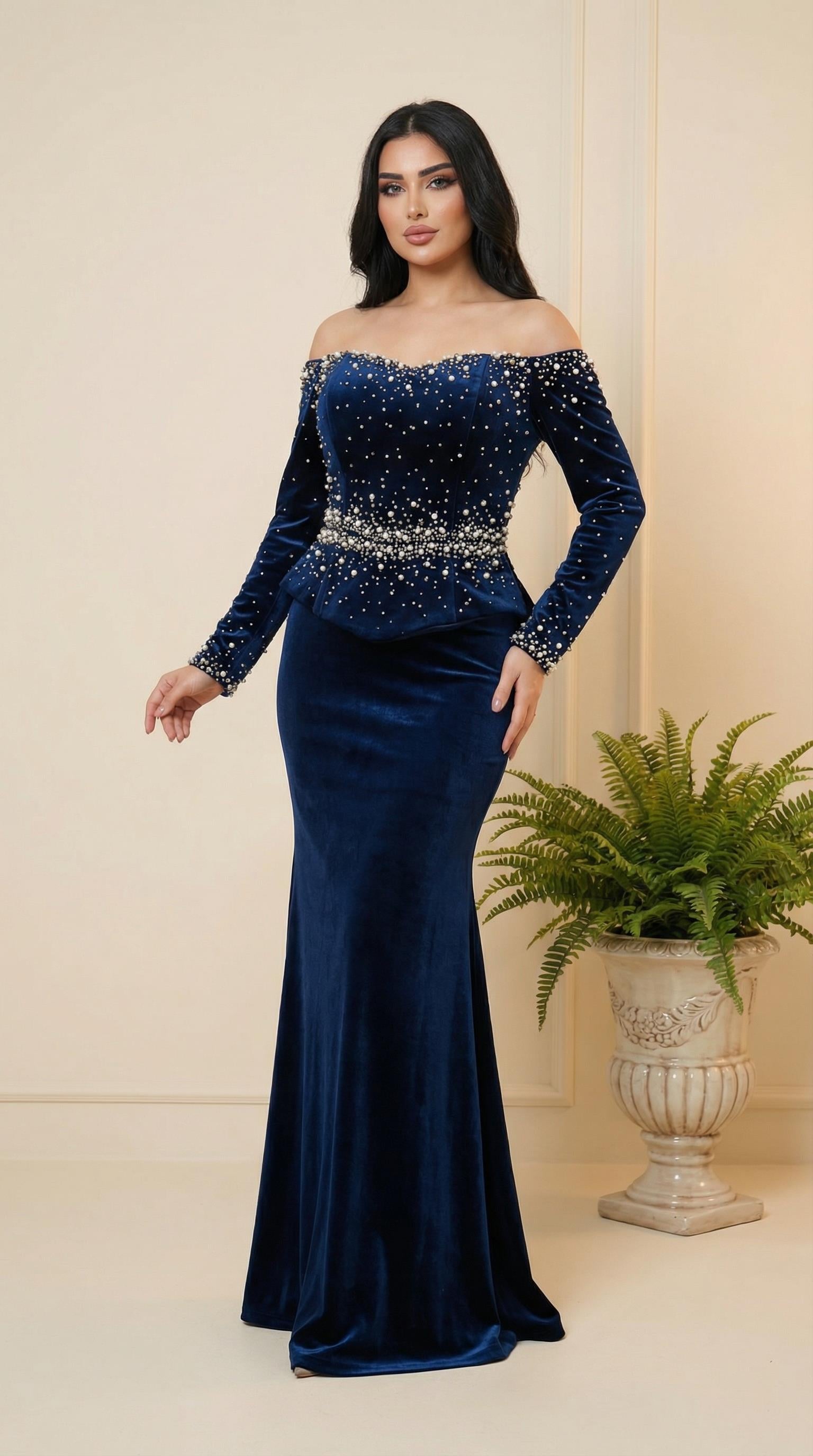 Lacivert İnci Nakışlı Uzun Kol Kadife Balık Form Abiye