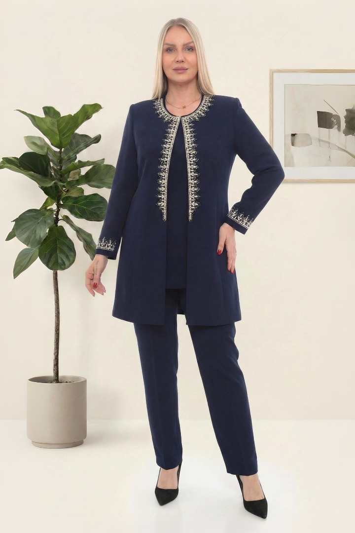 Ceket Önü Zarif Taş İşlemeli Lacivert Üçlü Pantolonlu Takım