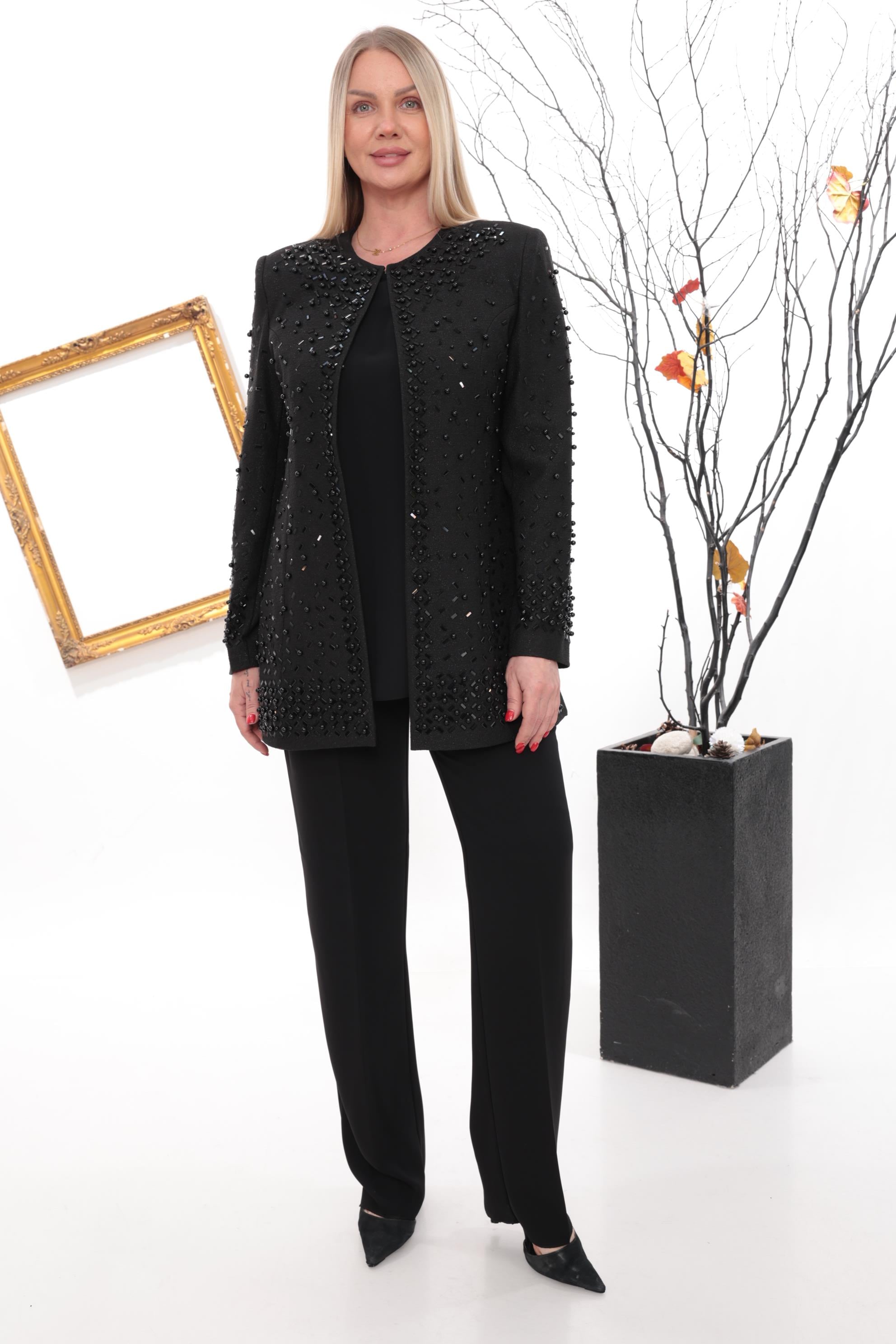 Uzun Kollu Ceketi Taş İşleme Detaylı Siyah Üçlü Pantolonlu Takım