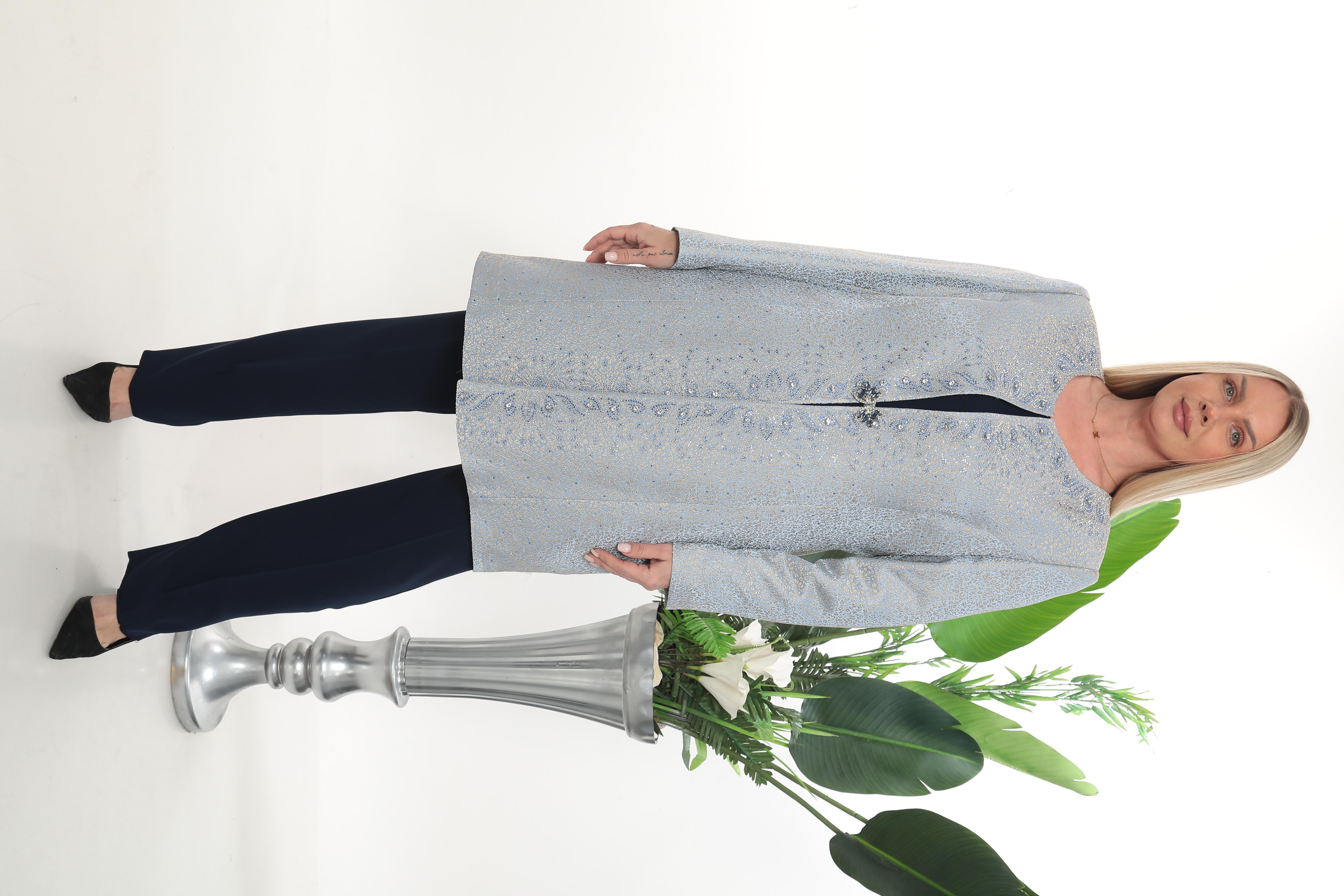 Zarif Taş Detaylı İşlemeli Lacivert Üçlü Pantolonlu Takım