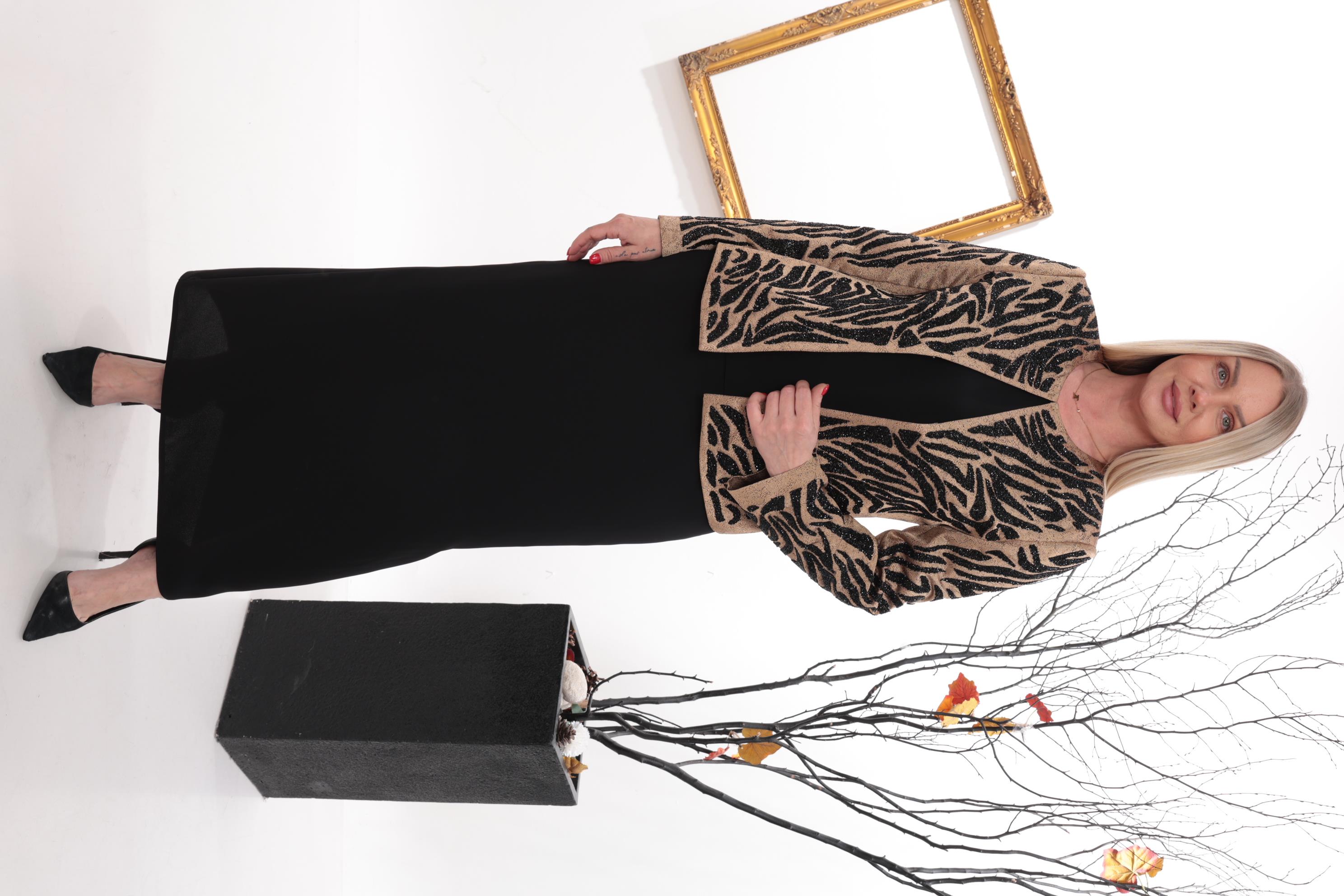 Ceketi Zebra Desenli Taşlı Uzun Etekli Üçlü Takım