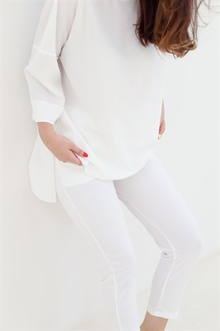 MORE-118 Yandan Yırtmaçlı Beyaz Pantolon-Tshirt Takım
