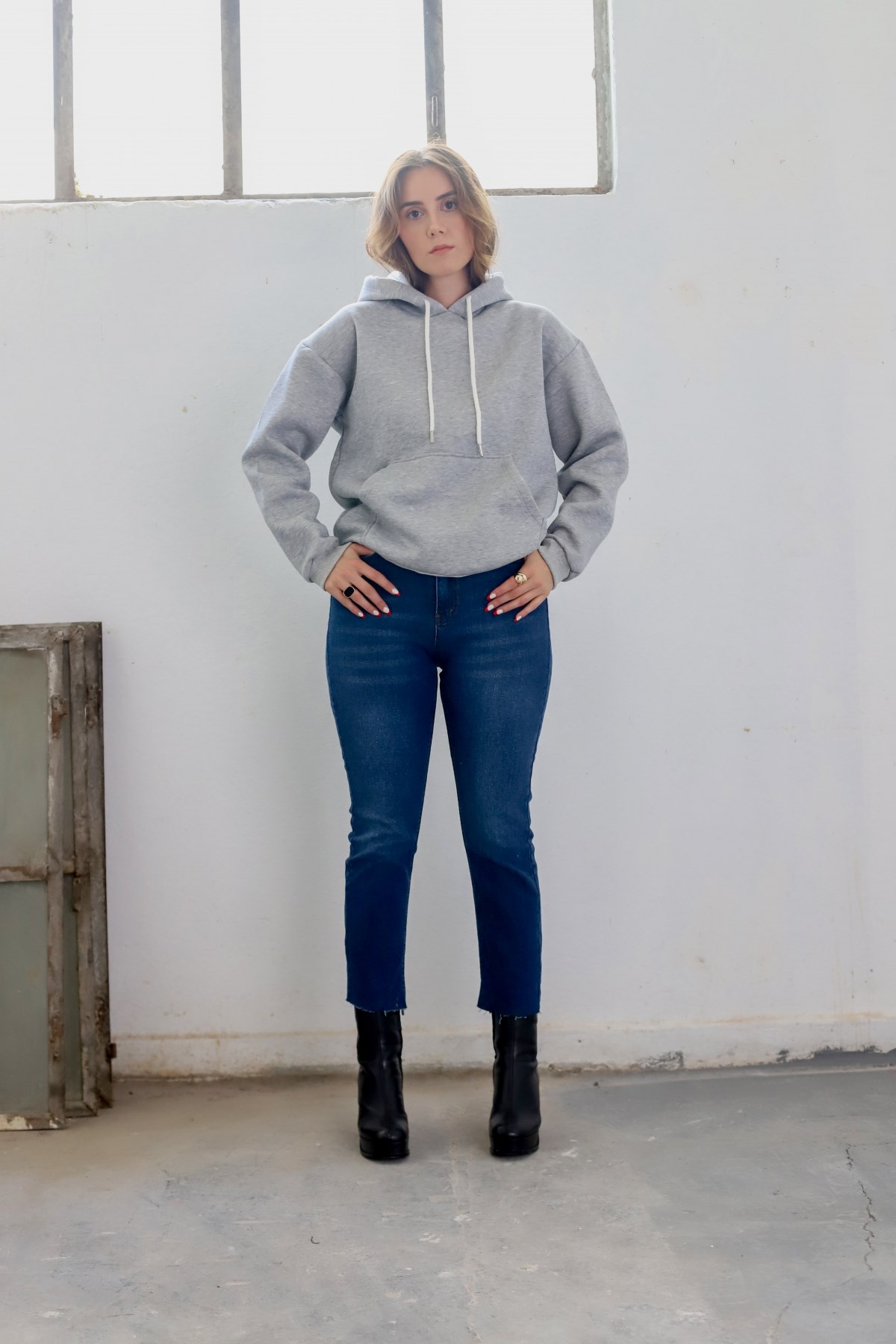 AURA-104 Kesik Paça Lacivert Yüksek Bel Boyfit Jean