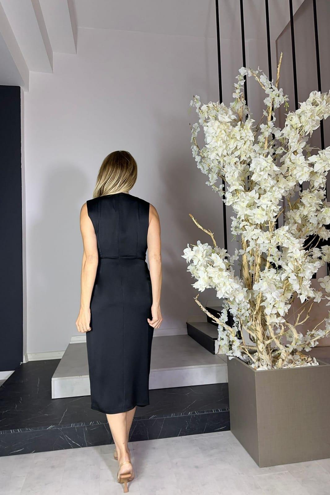 G1207 Drape ve Kemer Detaylı Saten Tasarım Elbise Siyah