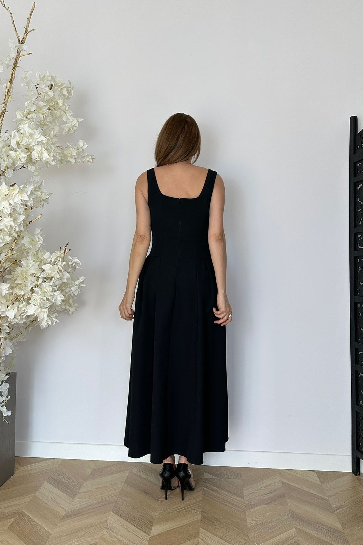 G1800 Kare Yaka Bel Detaylı Midi Boy Elbise Siyah