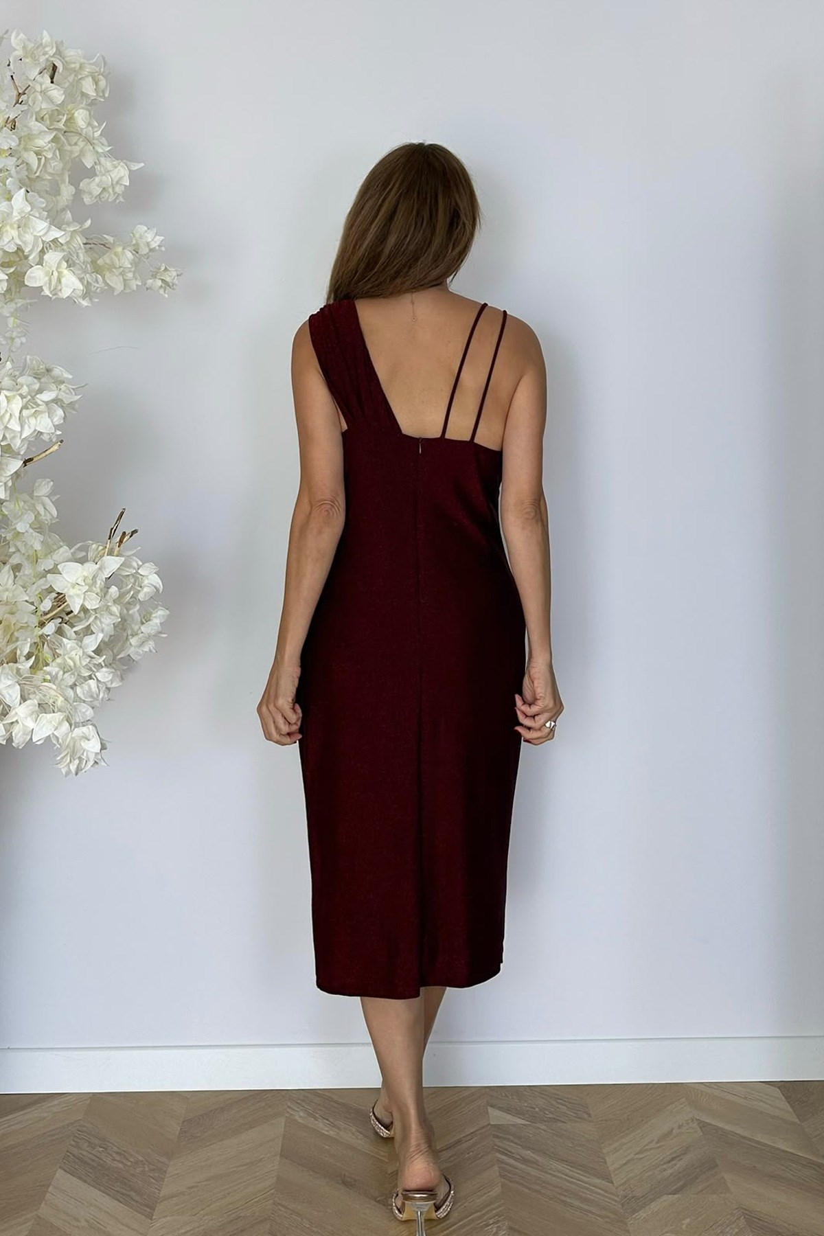 G1997 Yaka ve Drape Detaylı Simli Abiye Elbise Bordo