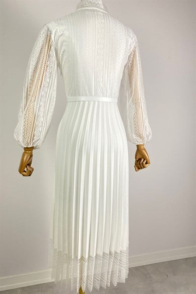 G0015 Dantel Detay Piliseli Elbise Beyaz