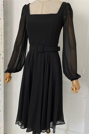 G0265 Kare Yaka Kemerli Şifon Elbise Siyah