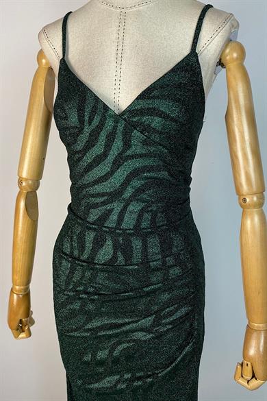 G0547 Yırtmaç Detaylı Kendinden Desenli Askılı Elbise Zümrüt