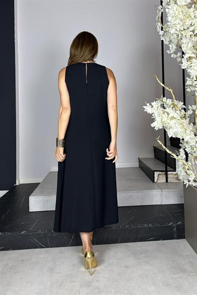 G1443 Broş Detaylı Kolsuz Tasarım Elbise Siyah