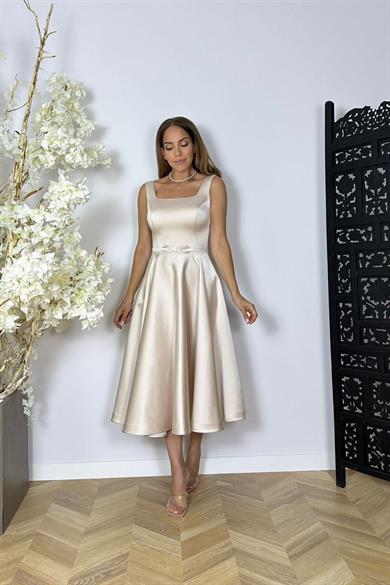 G1493 Kare Yaka Kloş Saten Elbise Krem