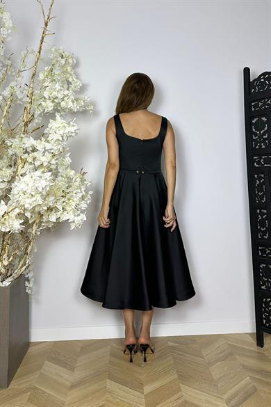 G1493 Kare Yaka Kloş Saten Elbise Siyah