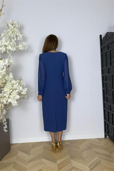 G1626 Şifon Kol Broş Detaylı Abiye Elbise İndigo