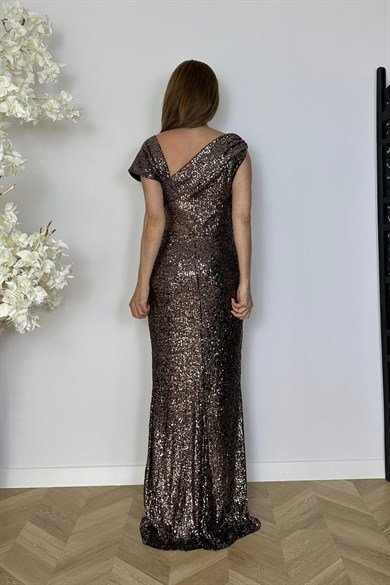 G1806 Yaka Detaylı Payet Elbise Bronz