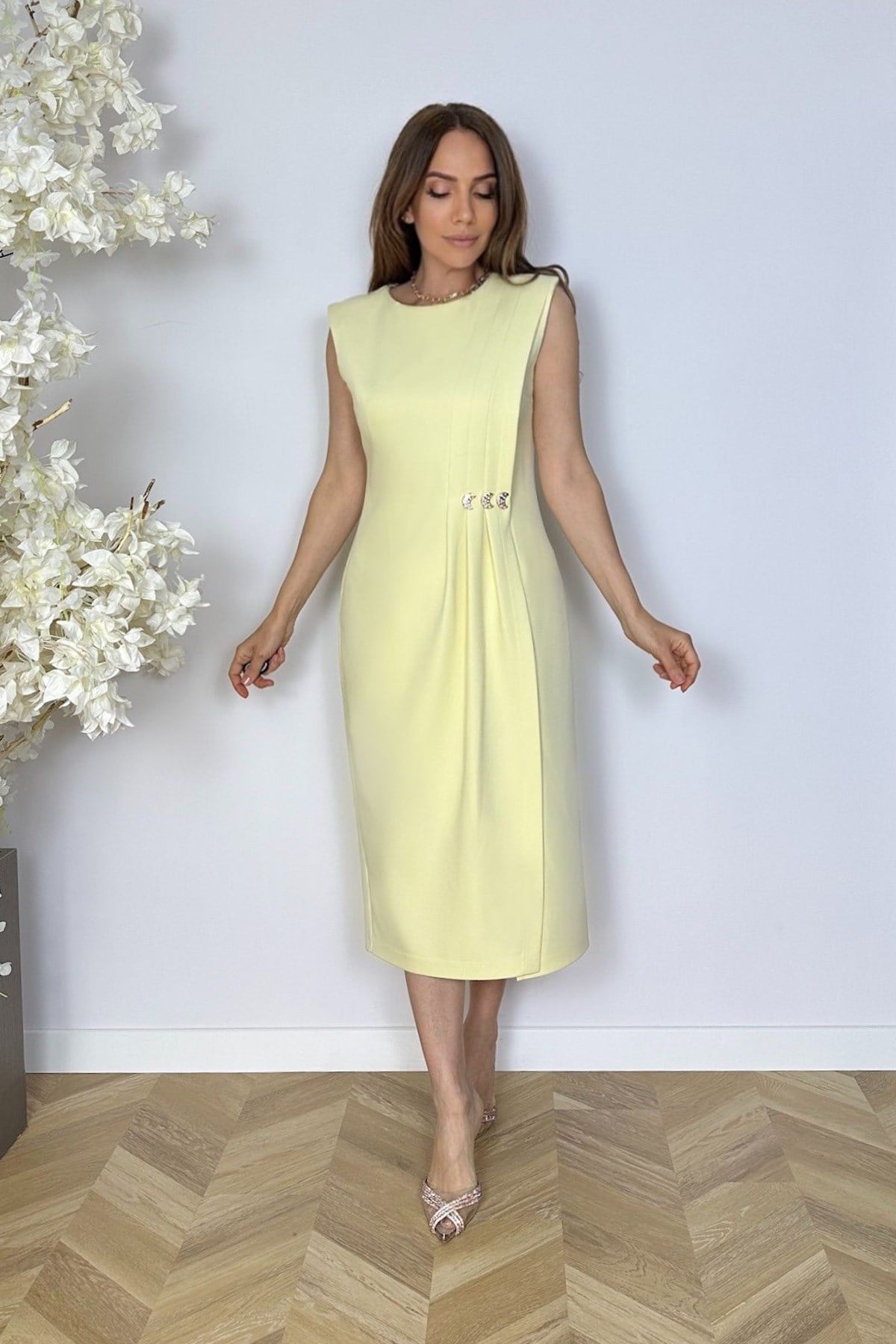 G1824 Düğme ve Drape Detaylı Tasarım Elbise Sarı