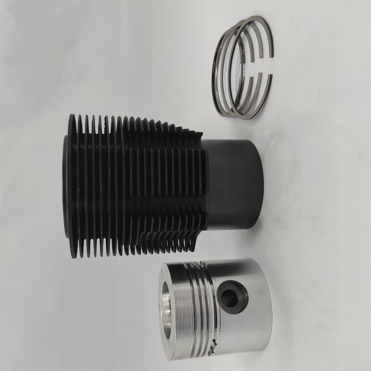 KİT (PİSTON + SEGMAN SETİ + MOTOR GÖMLEĞİ - ÇAP: 105.00 mm): VM / 1051 SU / 1052 SU / 1053 SU / 1054 SU / 1056 SU