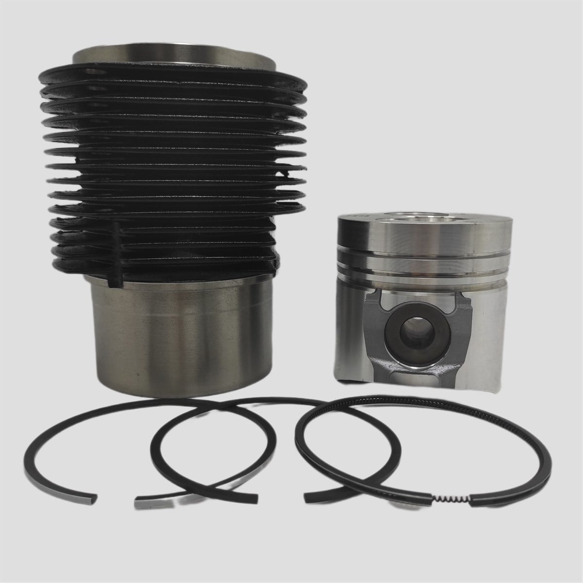 KİT (PİSTON + SEGMAN SETİ + MOTOR GÖMLEĞİ): HATZ / 2L41 / 2M41 / 3L41 / 3M41 / REFERANS NO: 013 806 00-K