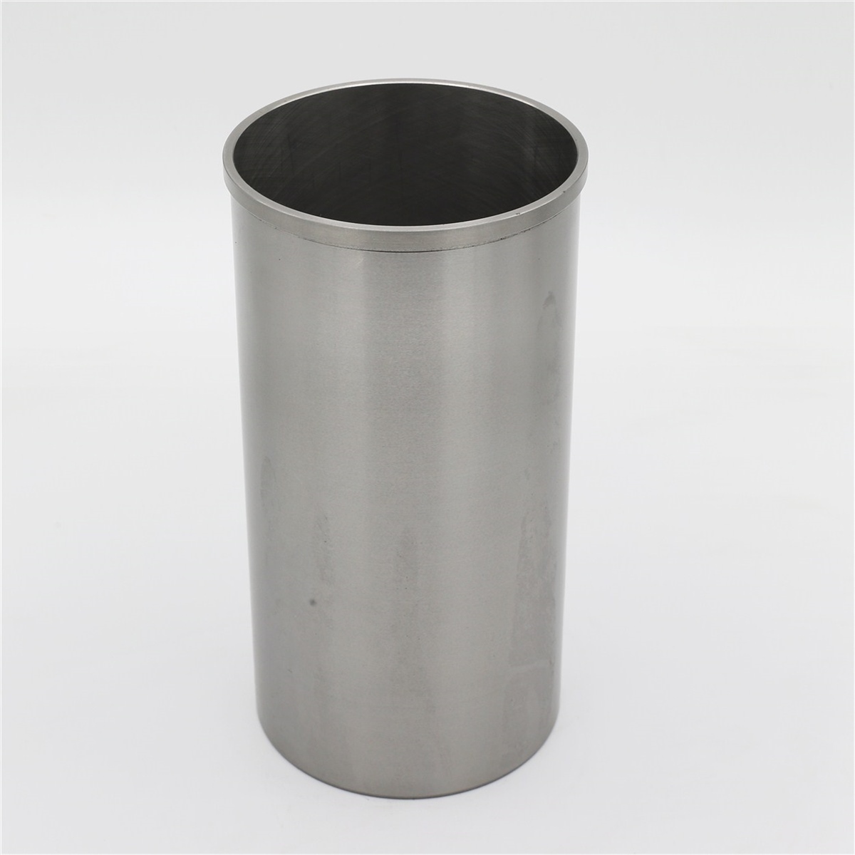 MOTOR GÖMLEĞİ (KURU - SEMİ FİNİŞ - ÇAP: 105.00 mm): MWM / D 226-2 / D 226-3 / D 226-4 / D 226-6 / TD 226-4 / TD 226-6 / D 916-2 / D 916-3 / D 916-4 / D 916-6 / REFERANS NO: 7701009594 + 1216 0228