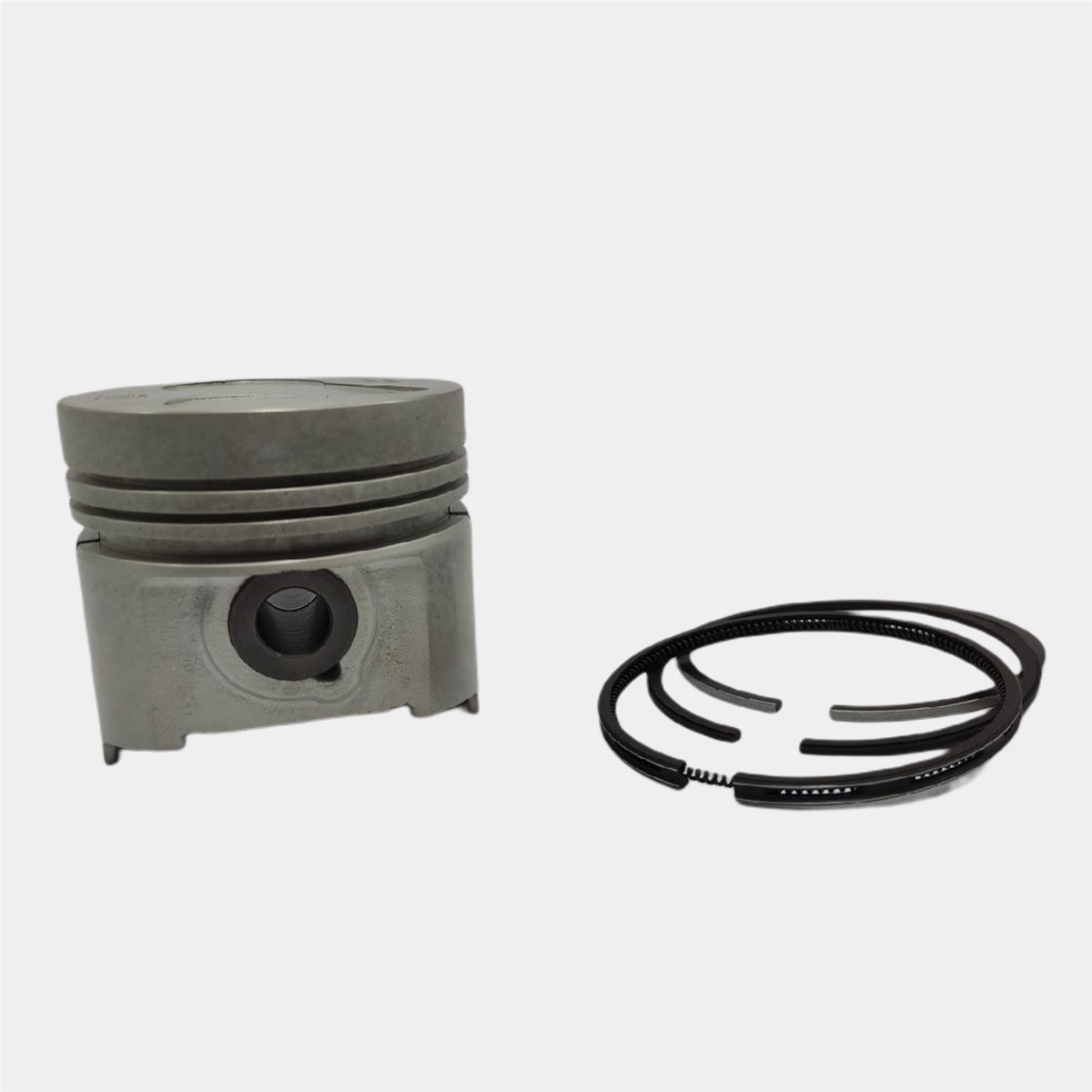 PİSTON + SEGMAN SETİ (0.50 - ÇAP: 83.50 mm): KUBOTA / D1503 / V2003 / REFERANS NO: 16467-21913-S