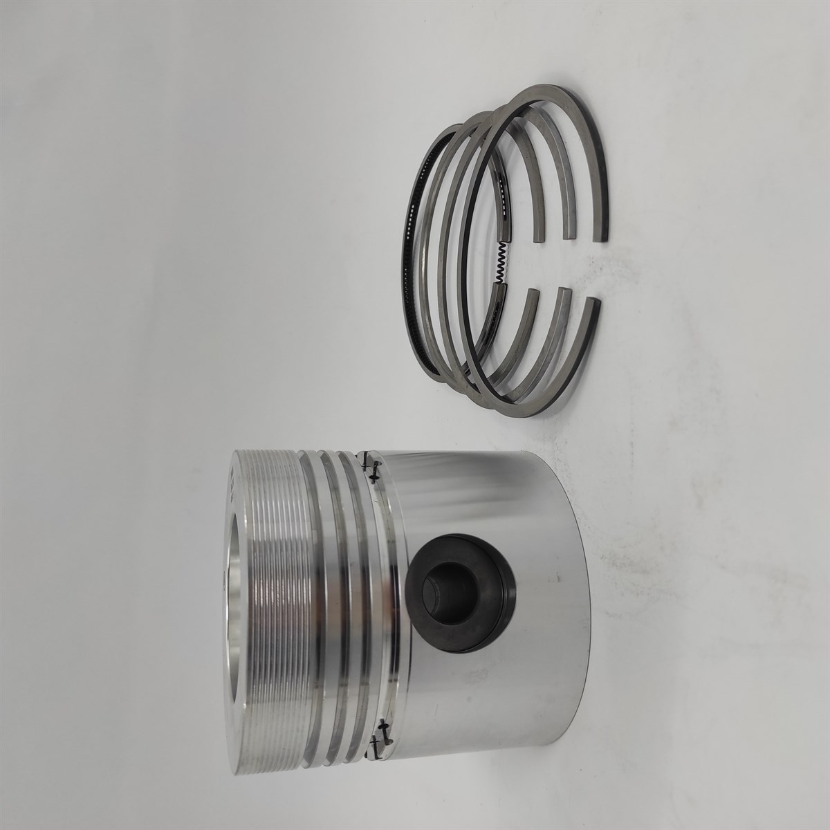 PİSTON + SEGMAN SETİ (STD - 105.00): VM / 1051 SU / 1052 SU / 1053 SU / 1054 SU / 1056 SU