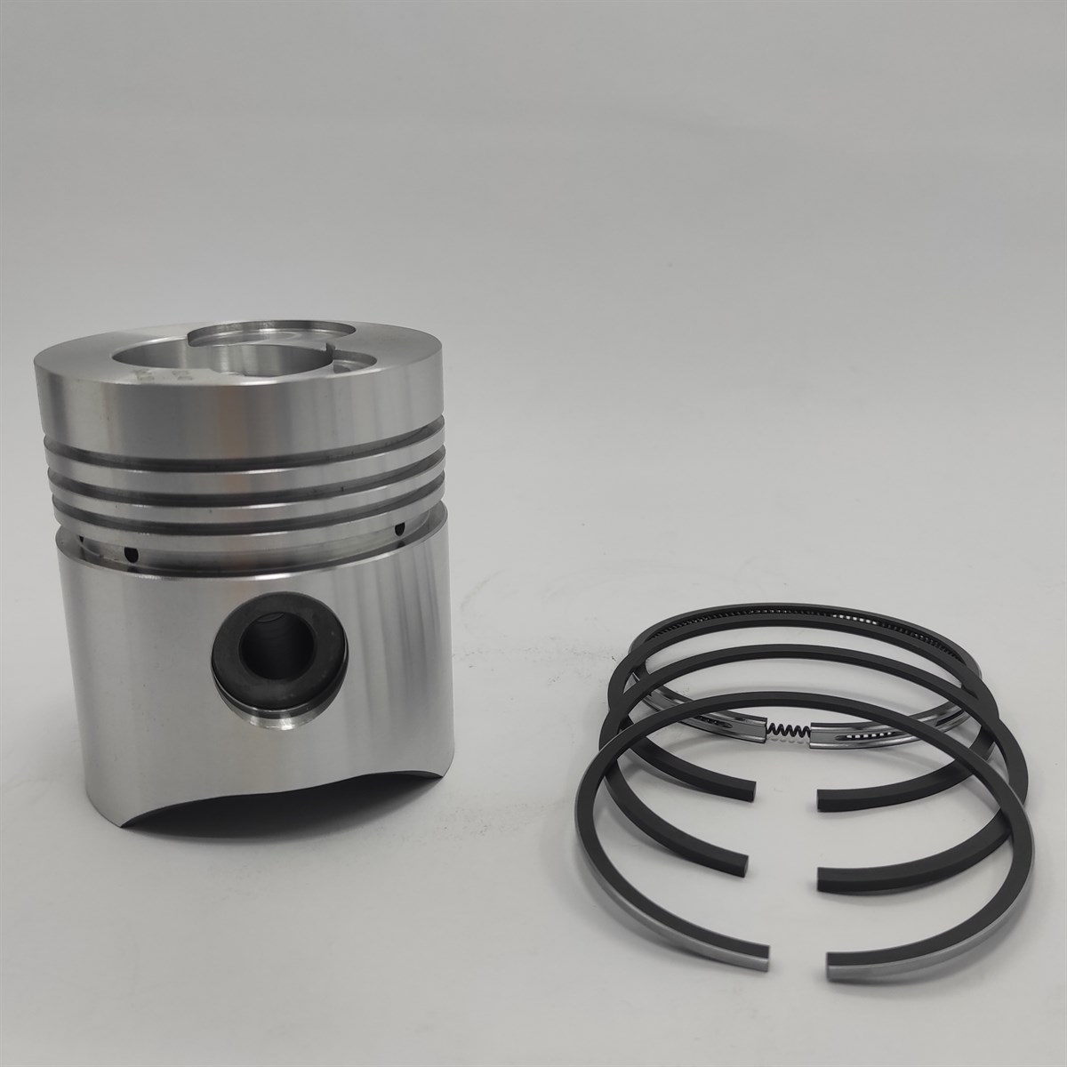 PİSTON + SEGMAN SETİ (STD - ÇAP: 82.00 mm):  SLANZI / DVA 460 / DVA 920