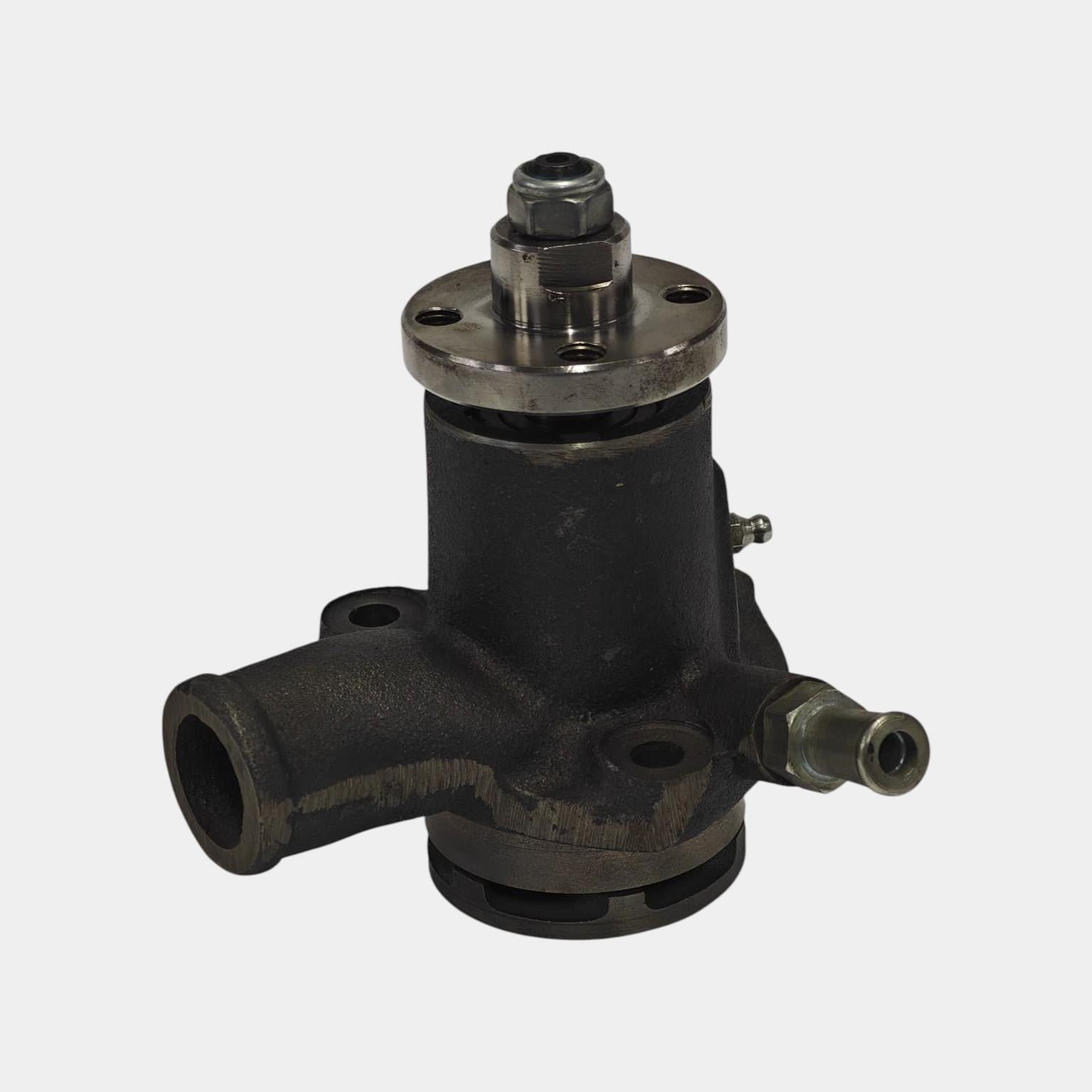 BOMBA DE AGUA: STEYR / WD 213 / WD 313 / NÚMERO DE REFERENCIA: 2130060090 / 213A06601