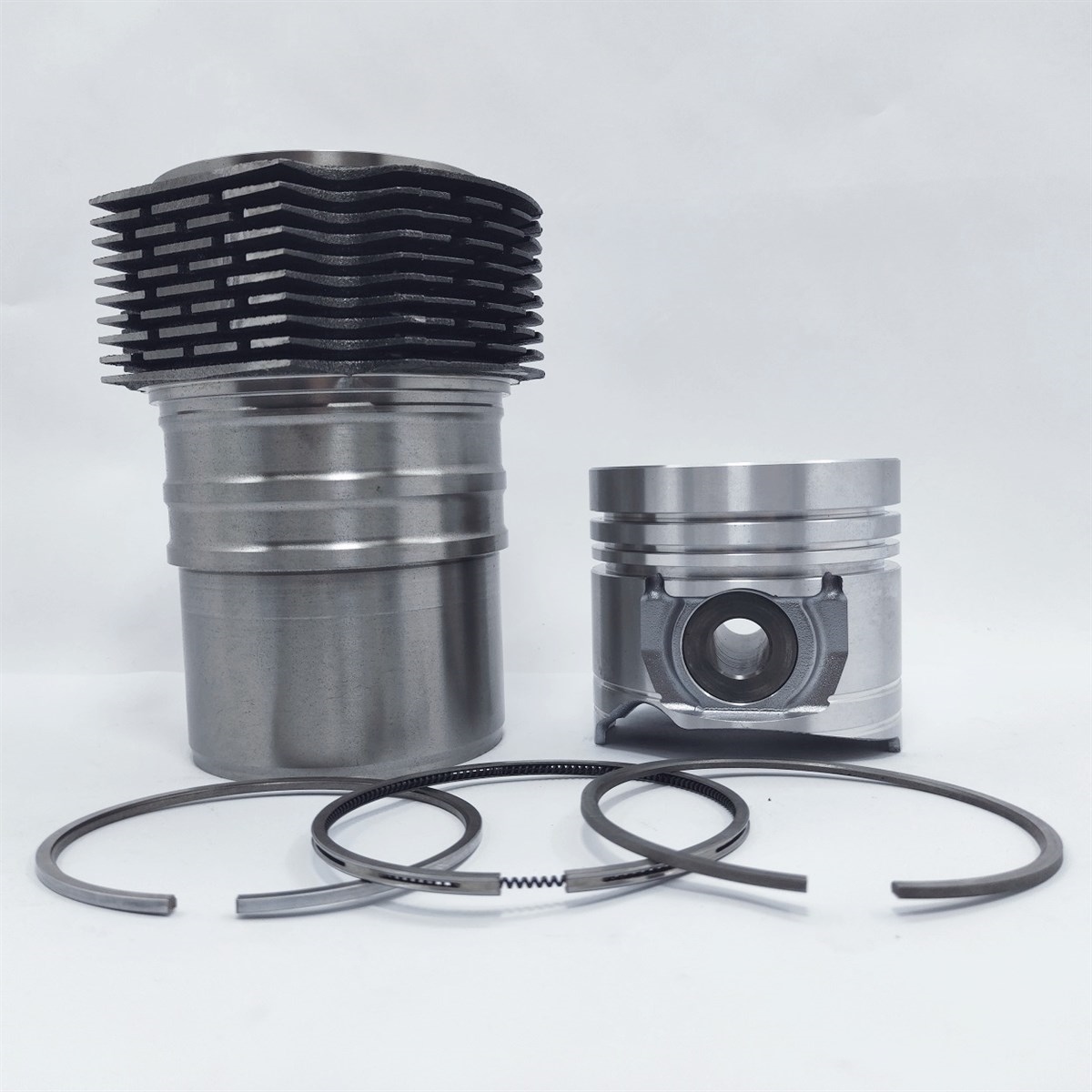 REPAIR KIT (PISTON + PISTON RING SET + CYLINDER LINER - 105.00 mm) : SAME / LAMBORGHINI / 1000.3 A / 1000.3 A5 / 1000.4 A / 1000.4 A1 / 1000.4 A3 / 1000.4 A4 / 1000.4 A5 / 1000.6A / 1000.6 A1 / 1000.4 W / 1000.6WT / REFERENCE NUMBER:0.379.0065.A