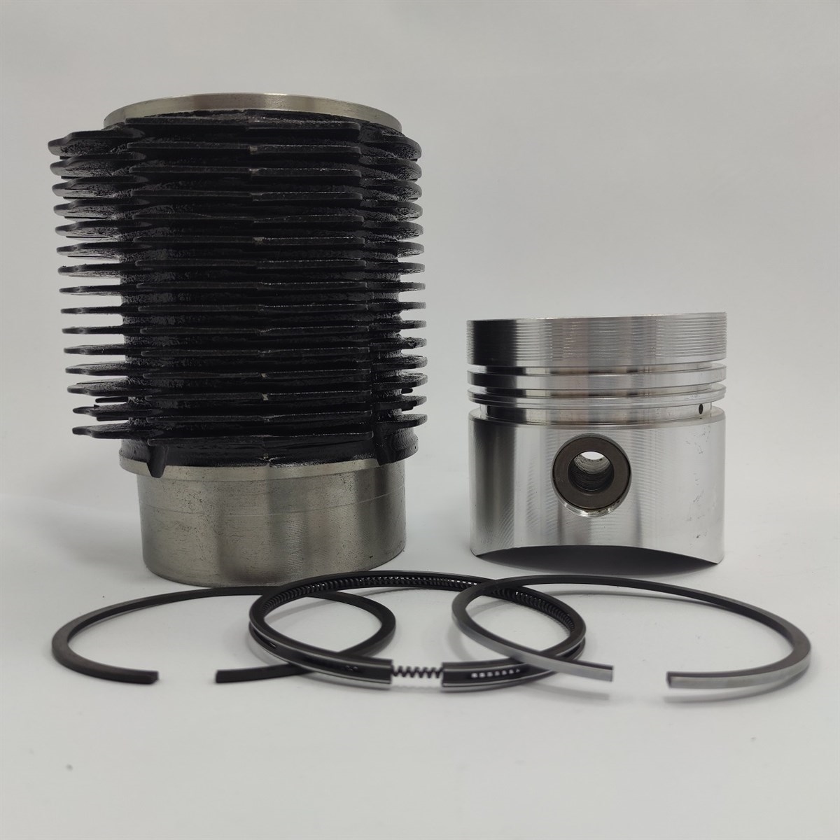 REPAIR KIT (PISTON + PISTON RING SET + CYLINDER LINER , DIAMETER : 95.00 mm) :  RUGGERINI / RD 290