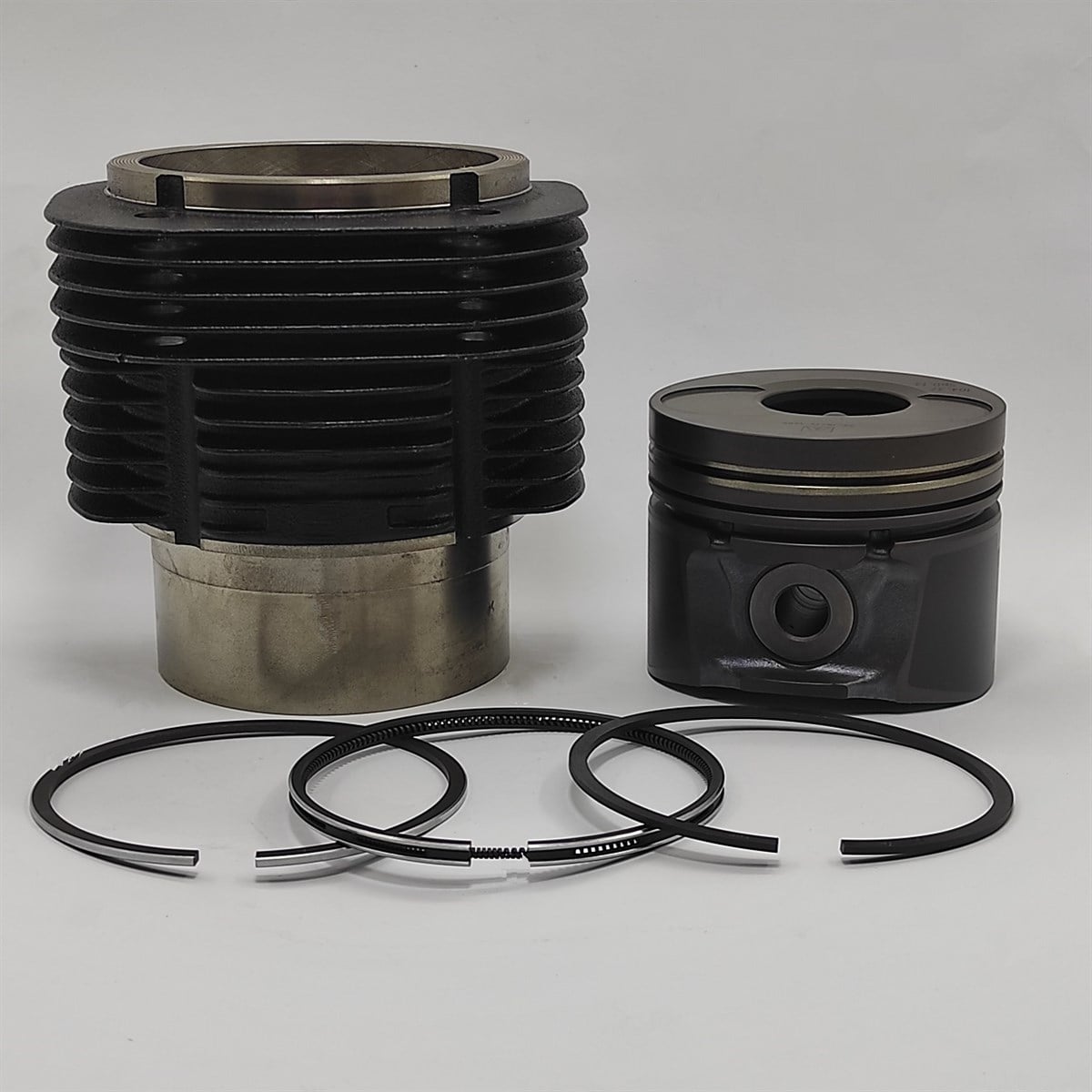 KİT (PİSTON + SEGMAN SETİ + MOTOR GÖMLEĞİ): HATZ / 1D90