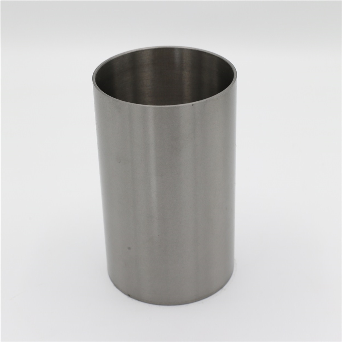 CYLINDER LINER (SEMI FINISHED - DIAMETER: 85.00 mm) : KUBOTA / D1402 / V1902 / REFERENCE NUMBER: 15221-02310