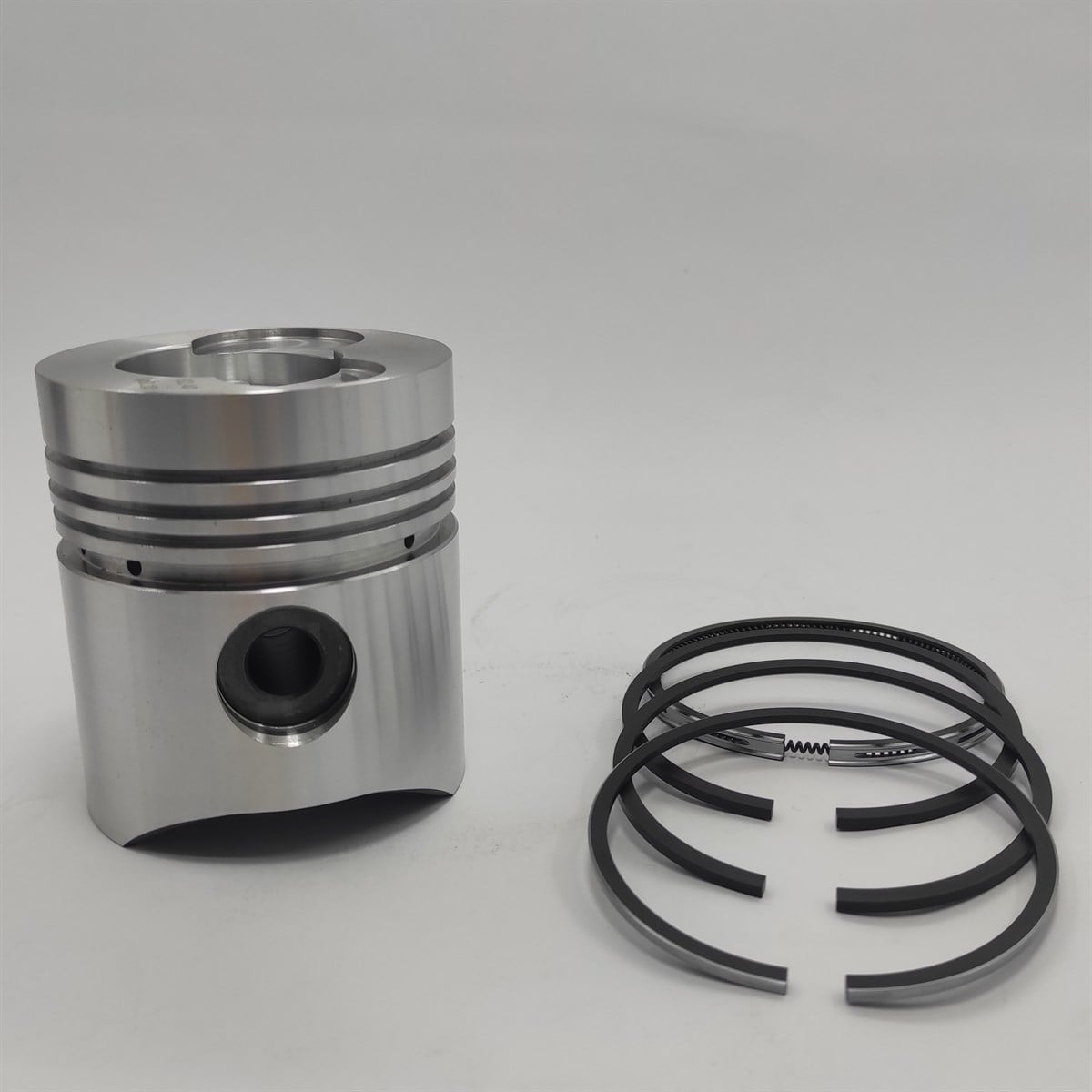 PİSTON + SEGMAN SETİ (STD - ÇAP: 82.00 mm):  SLANZI / DVA 460 / DVA 920