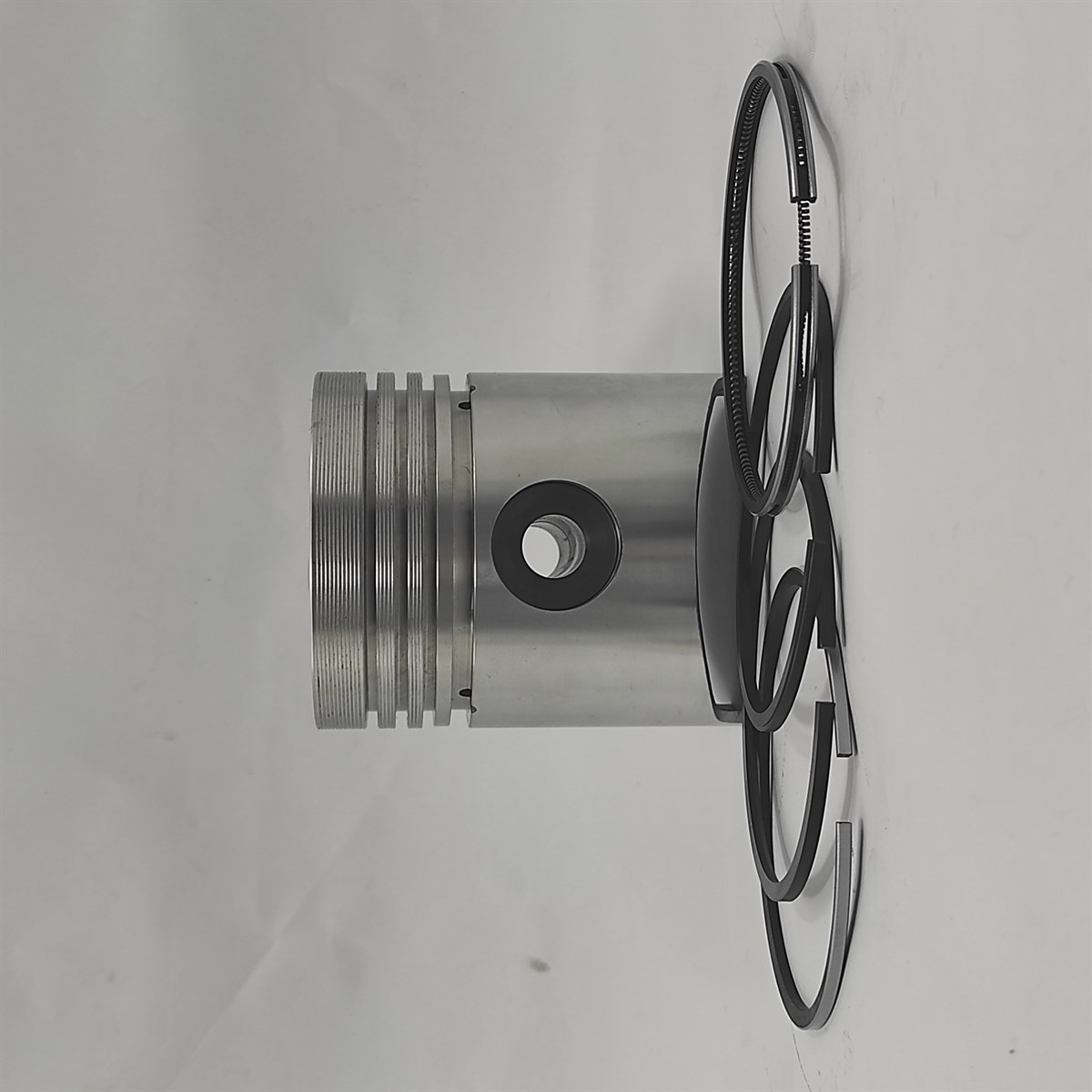 PISTON + PISTON RING SET  (STD - DIAMETER: 95.00 mm) : MWM / KD 1105-Z / KD 1105-D / KD 1105-V / KD 1105-S / 210.5-Z / 210.5-D / 210.5-V / 110.5-V / TKD 1105-V / TKD 1105-S