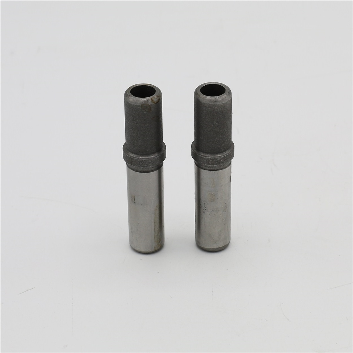 VALVE GUIDE SET (In+Ex) : HATZ / E80 / E85 / E89 / REFERENCE NUMBER: 031 484 10