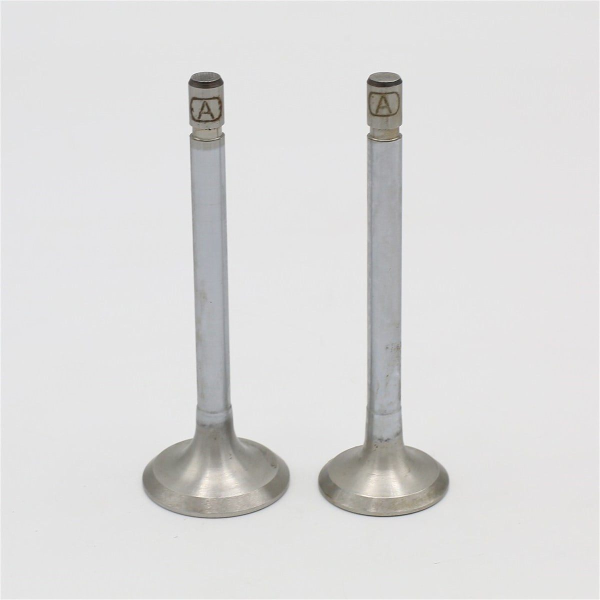 ENGINE VALVE SET (In+Ex) : KUBOTA / D650 / D750 / D850 / D950 / V1100 / V1200 / Z600 / REFERENCE NUMBER: 15261-13110 + 15261-13120