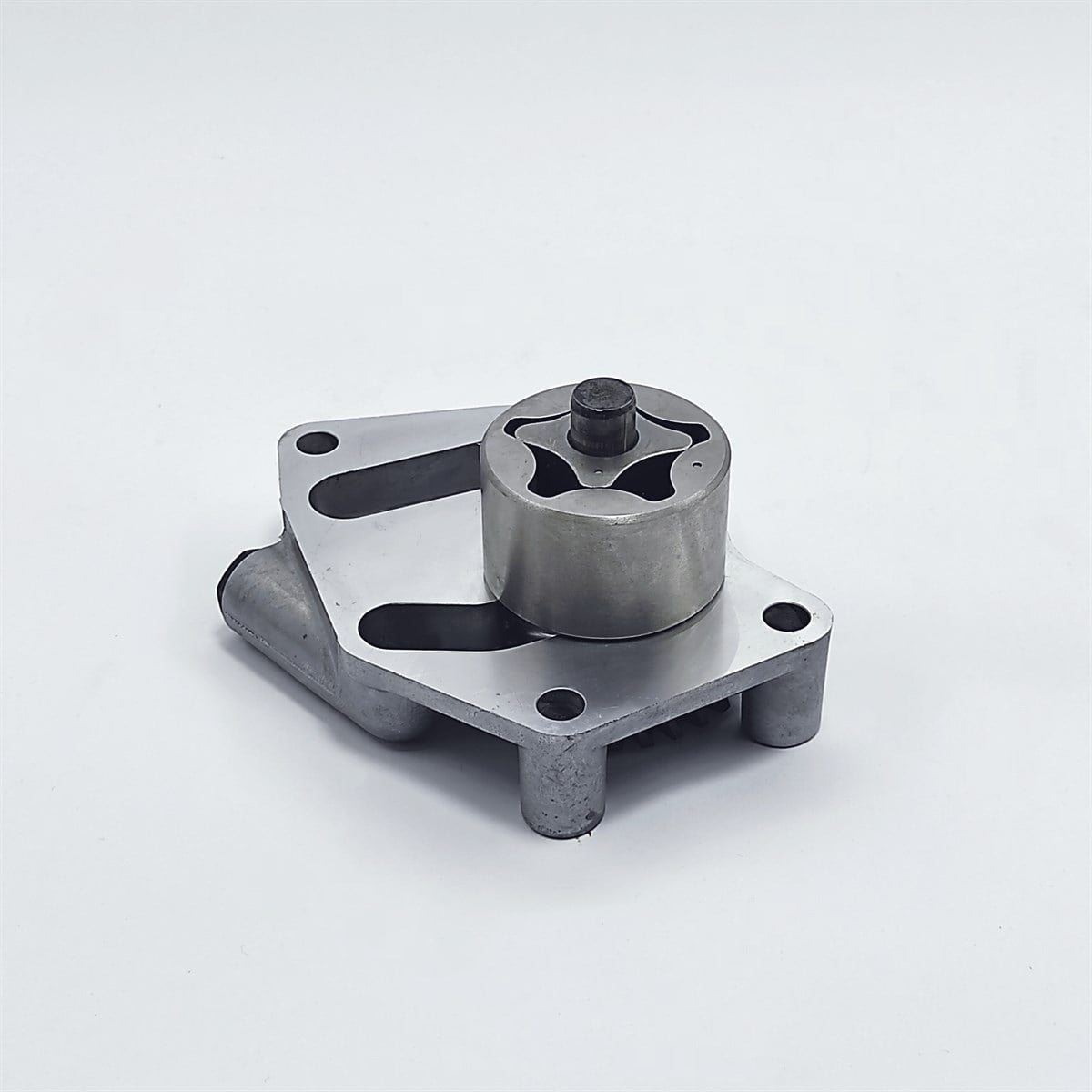 OIL PUMP: YANMAR / 4TNE106 / 4TNV106 / REFERENCE NUMBER: 123900-32001