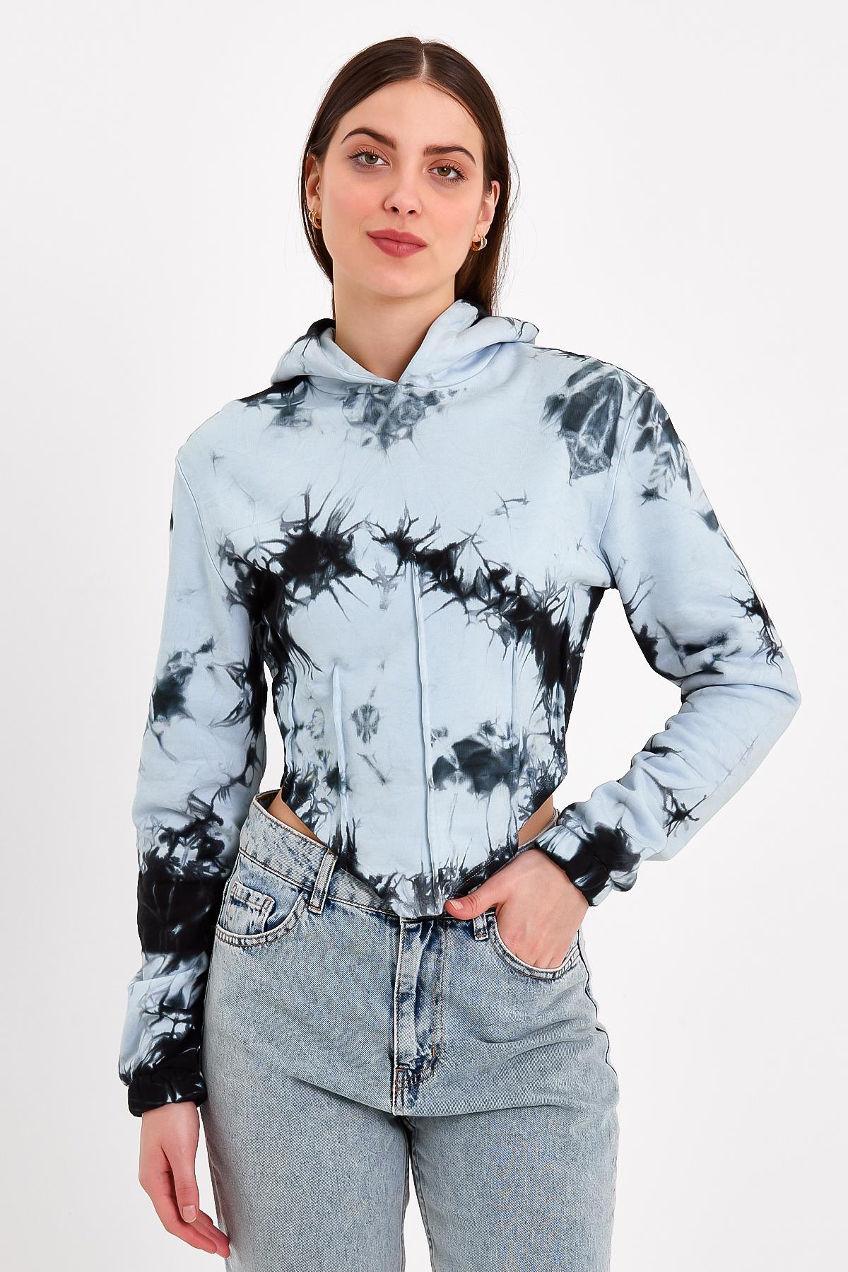 Korse Detaylı Batik Yıkamalı Mavi Crop Fit Kapüşonlu Sweatshirt