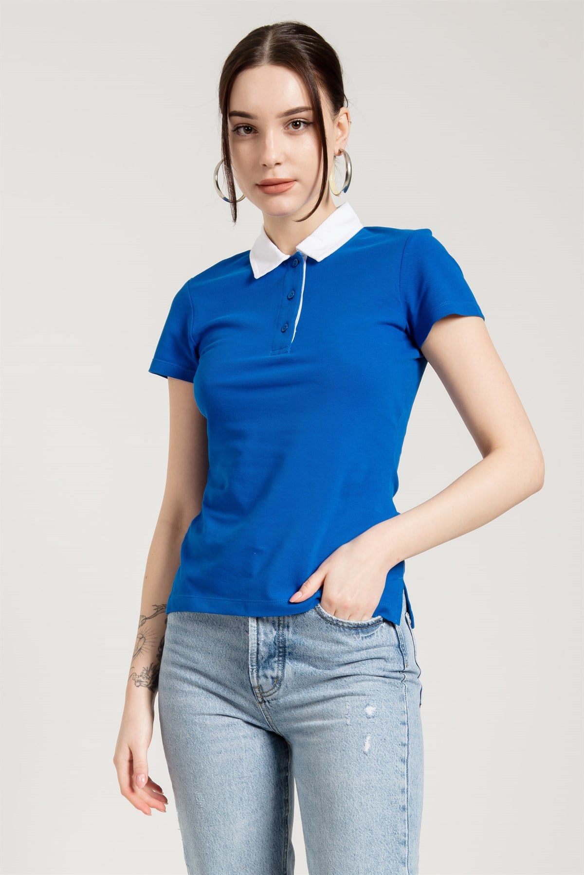 Contrast Polo Collared T-shirt in Blue