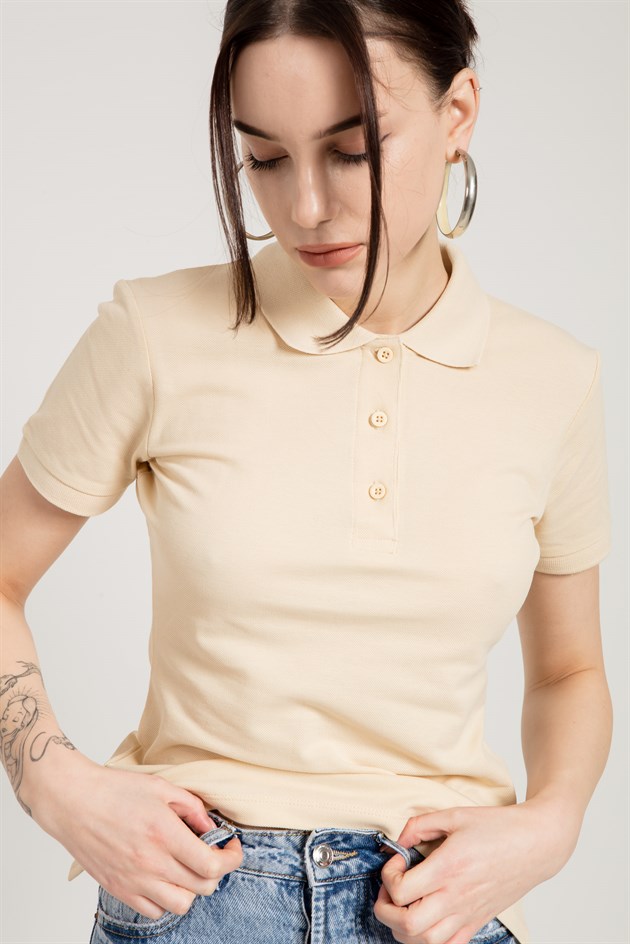 Bej Klasik Düğmeli Kadın Polo Yaka T-shirt