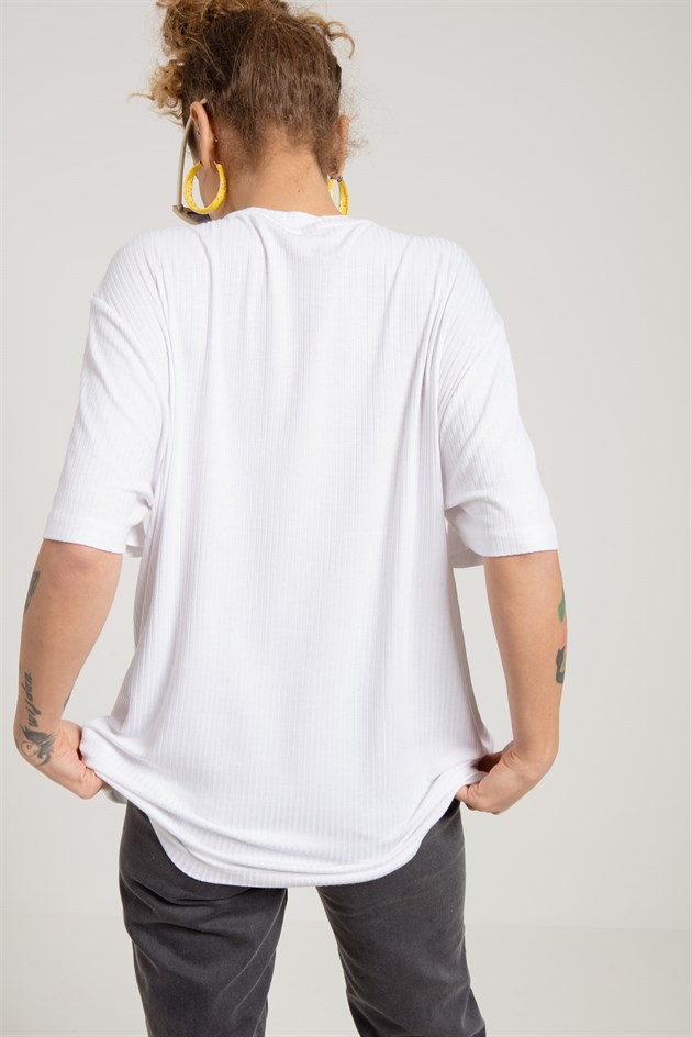 Oversized Basic T-shirt in White with Print