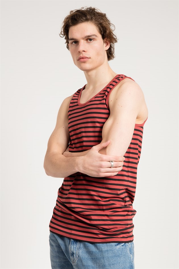 Sleeveless T-shirt in Red in Stripe Print