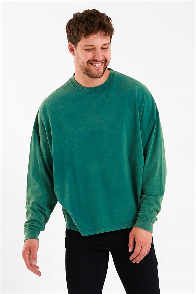 Oversized T-shirt in Green with Long Sleeves