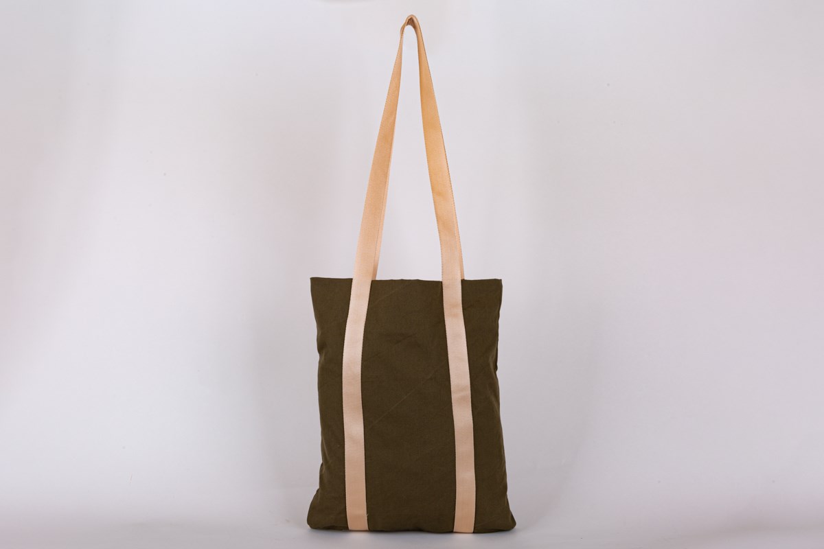 Bir Başkadır Kanvas Çanta